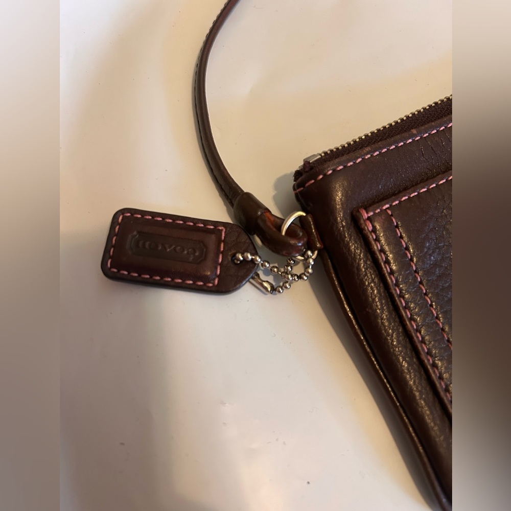 Vintage Coach Brown Pebbled Leather Wristlet - Picture 5 of 7